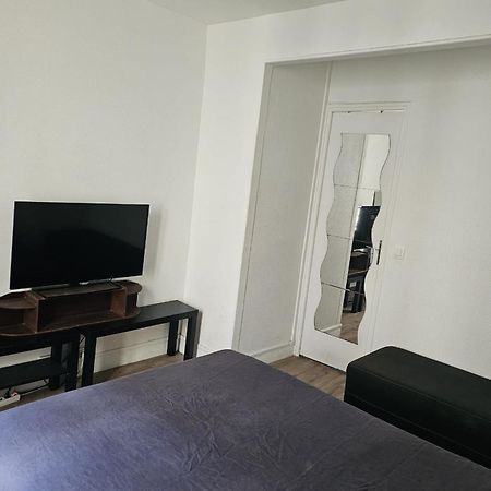 Cozy Apartment In The Heart Of The 10Th Париж Екстериор снимка